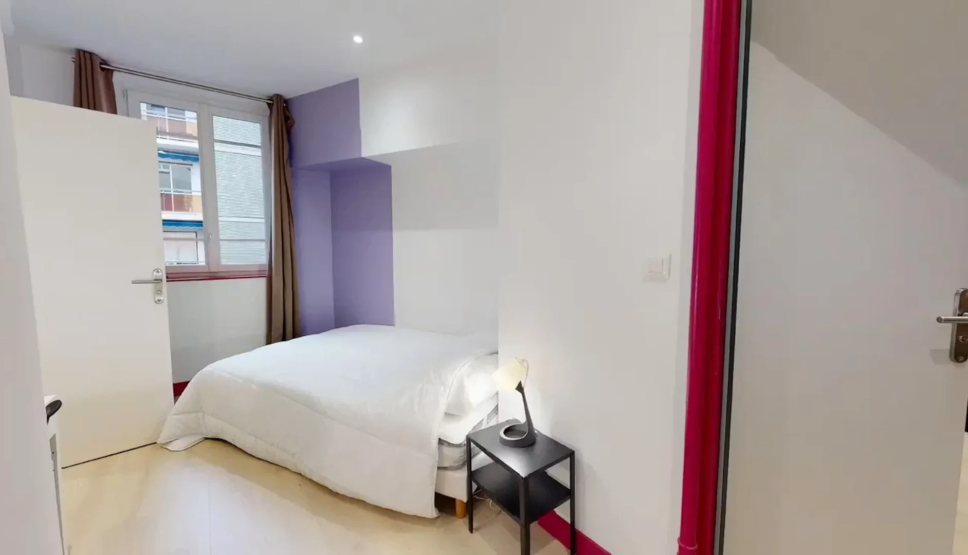 Economical student room with convenient location in