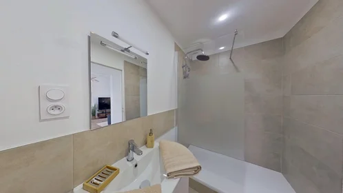 Habitación privada en 8 Avenue Rubillard, imagen 16 de 34