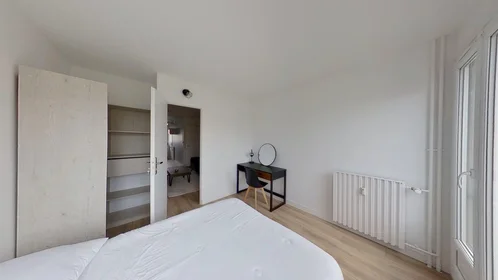 Habitación privada en 8 Avenue Rubillard, imagen 31 de 34