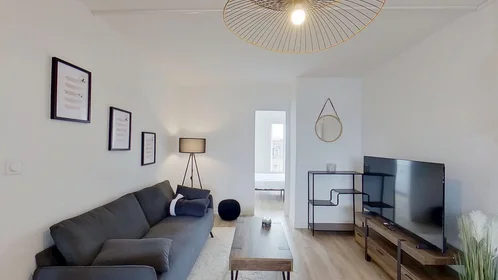 Habitación privada en 8 Avenue Rubillard, imagen 5 de 34