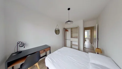 Habitación privada en 8 Avenue Rubillard, imagen 10 de 34