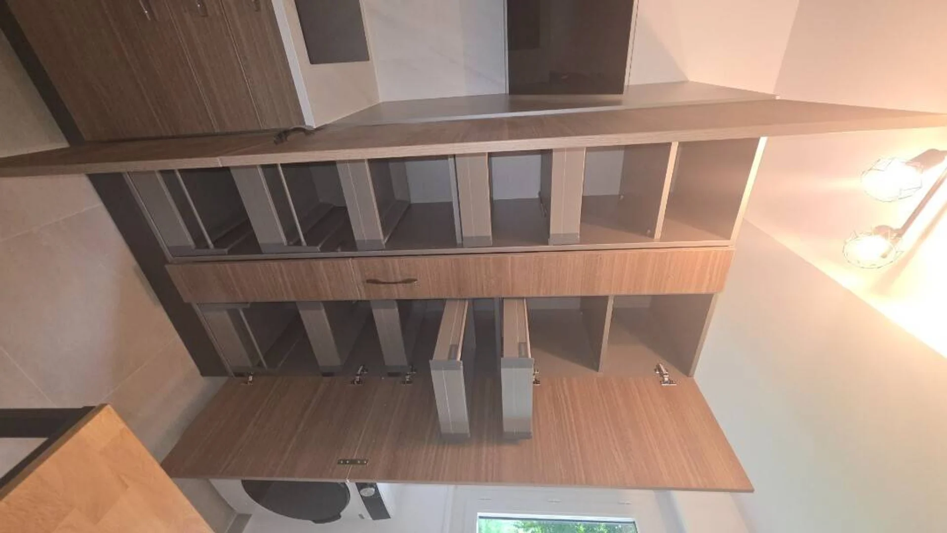 Comfortable and spacious student room in 