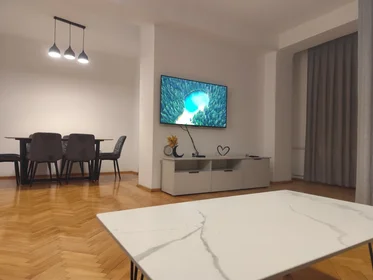 Dairenin tamamı konumu Vidoe Smilevski Bato 38, 5 32 görüntüsü