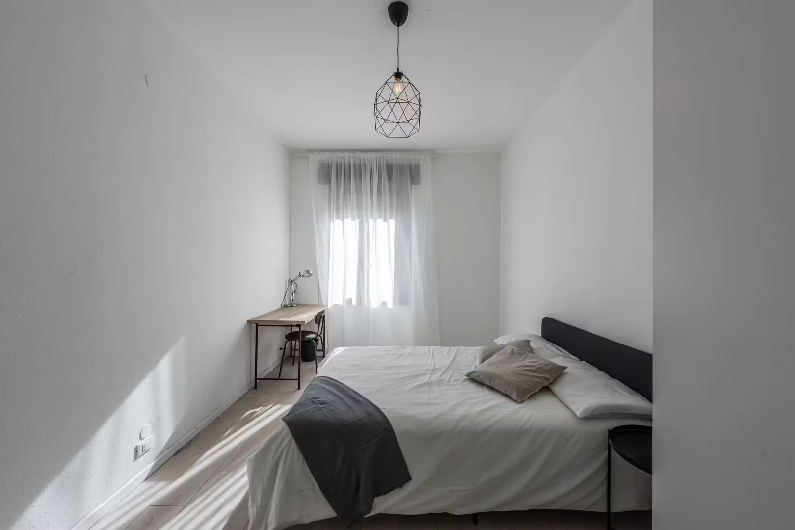 Chambre d'étudiant économique avec emplacement pratique dans 