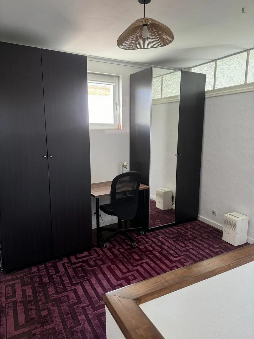 Minimalistisches Studentenstudio in  mit effizientem Grundriss