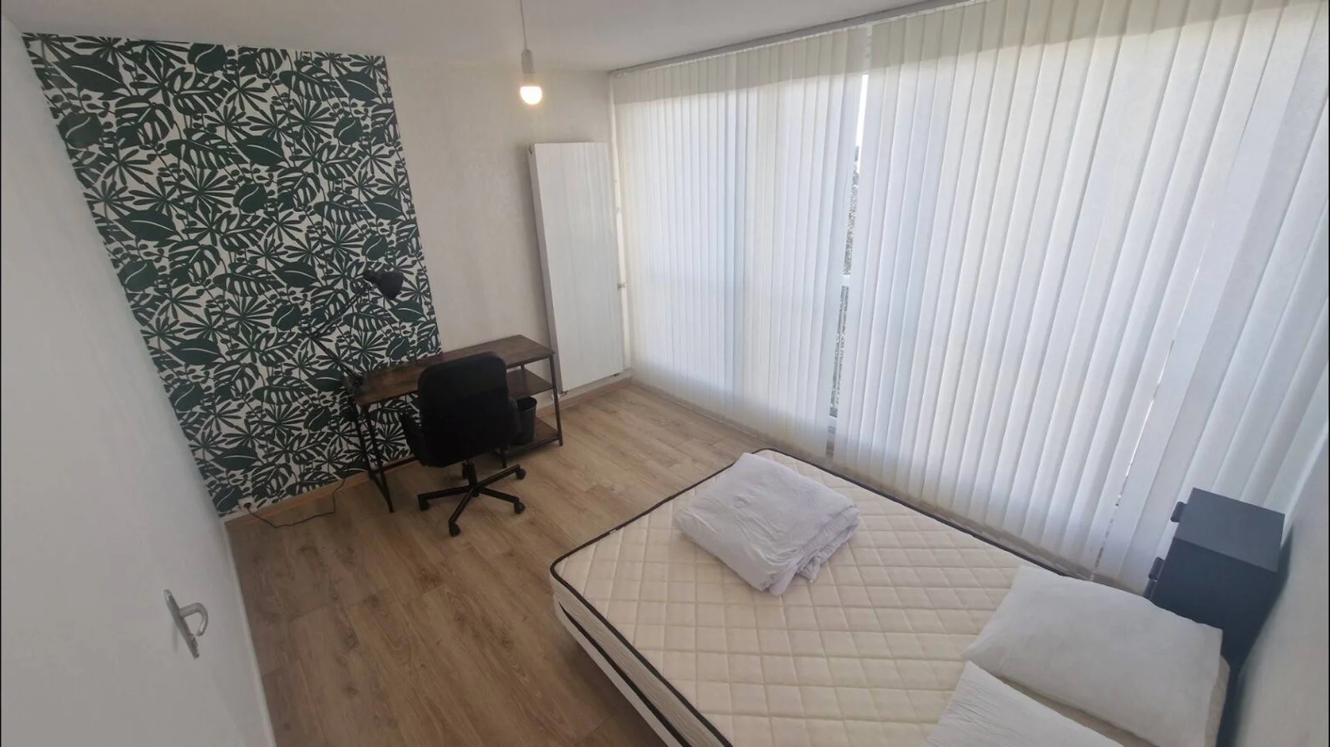 Habitación en apartamento estudiantil en alquiler en , completamente amueblado