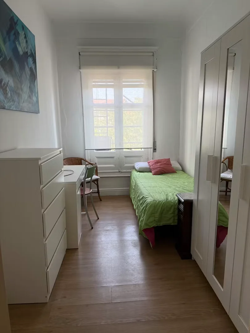 Niedrogi pokój studencki blisko kampusu w 