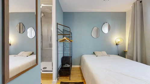 Habitación privada en 98 Avenue de Strasbourg, imagen 11 de 17