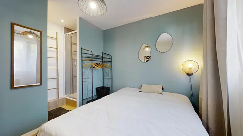 Habitación privada en 98 Avenue de Strasbourg, imagen 14 de 17