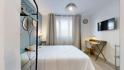 Habitación privada en 98 Avenue de Strasbourg, imagen 17 de 17