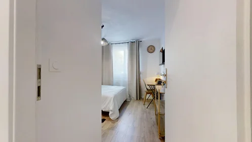 Habitación privada en 98 Avenue de Strasbourg, imagen 10 de 17