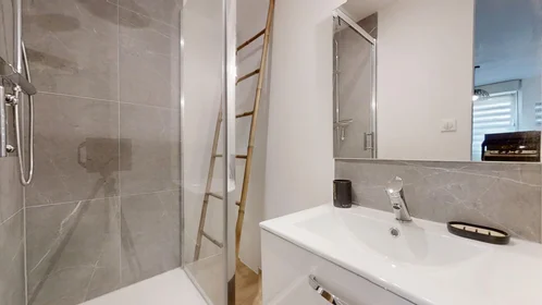 Private room at 98 Avenue de Strasbourg, image 11 of 14