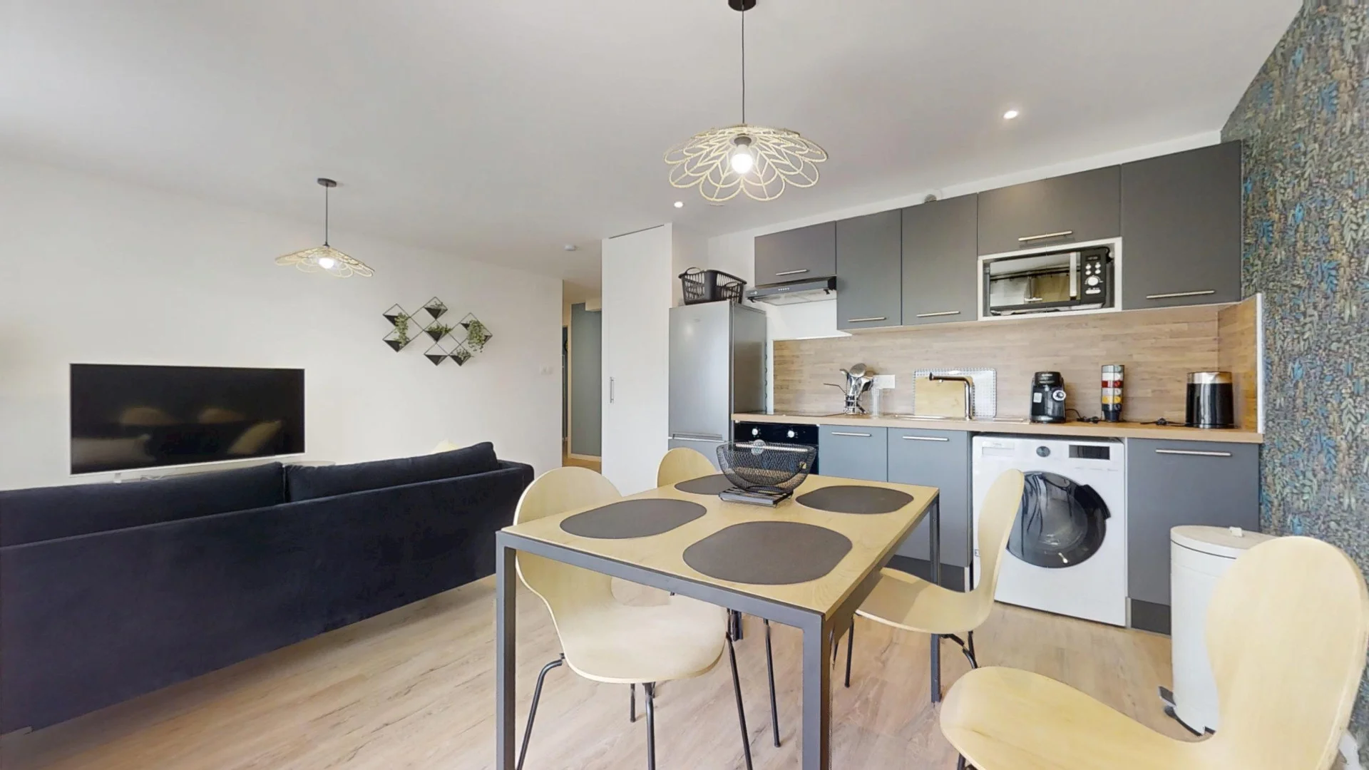 Affordable room for students with ample lighting in 
