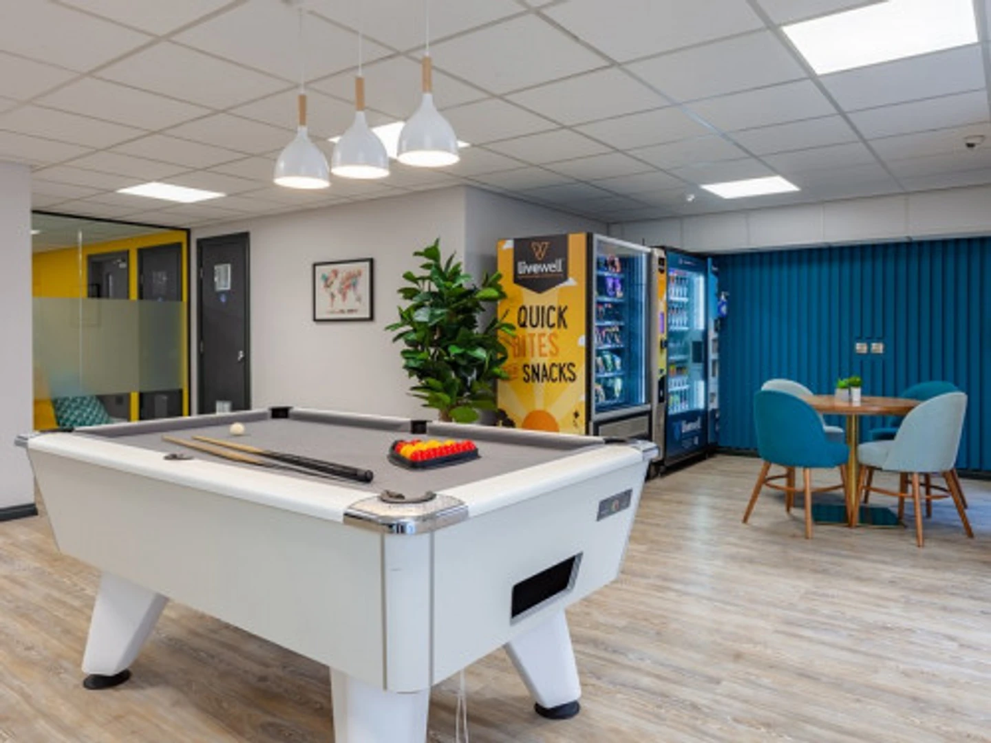 Cozy room for students available in 