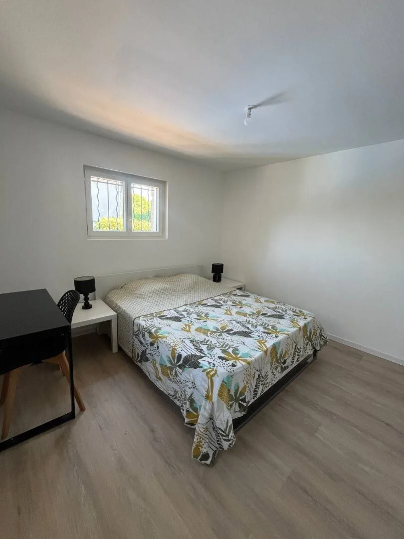 Bright and airy student room with easy university access in 