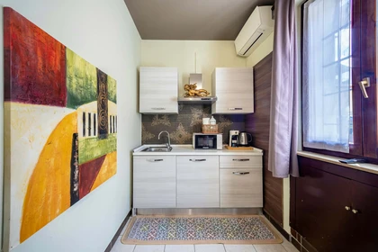 Chambre privée à Via Campagnol di Tombetta, 37134 Verona VR, Italy, image 7 de 12