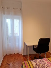 Stanza privata in Rua Barão Monte Pedral 7, immagine 12 di 26