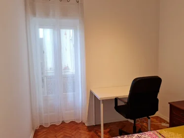 Stanza privata in Rua Barão Monte Pedral 7, immagine 13 di 26