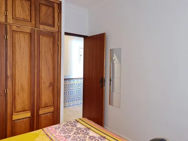 Stanza privata in Rua Barão Monte Pedral 7, immagine 15 di 26