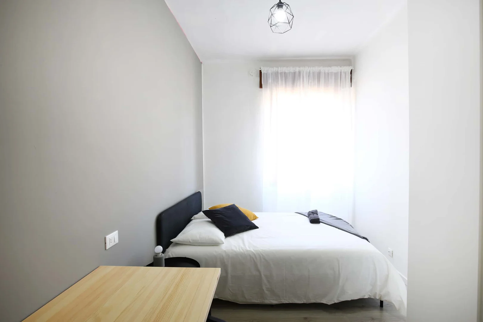Zimmer in Studentenwohnung in  zu vermieten, voll möbliert
