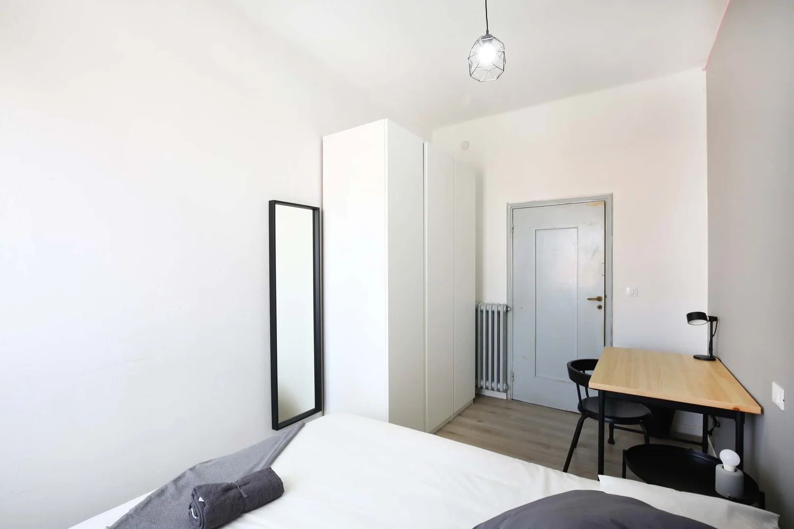 Funktionelles Studentenzimmer perfekt zum Studieren in 