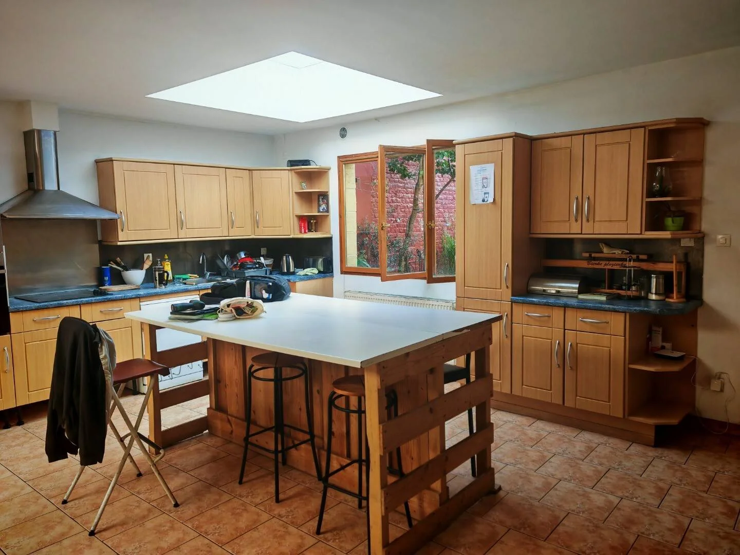 Chambre confortable pour étudiants disponible dans 
