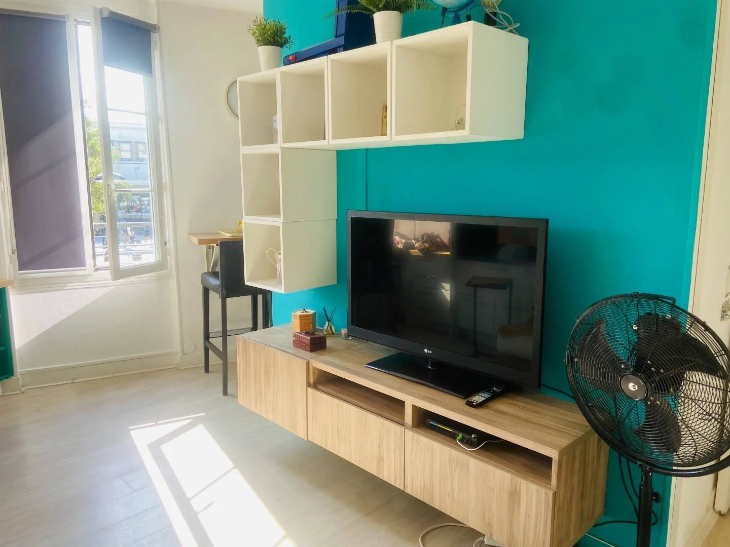 Chambre abordable pour les étudiants avec un bon éclairage dans 