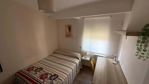 Stanza privata in C. de Jacinto Benavente, 13, 47011 Valladolid, España, immagine 1 di 20