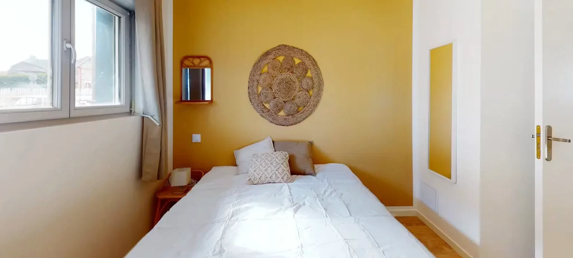 Habitación asequible para estudiantes con buena iluminación en 