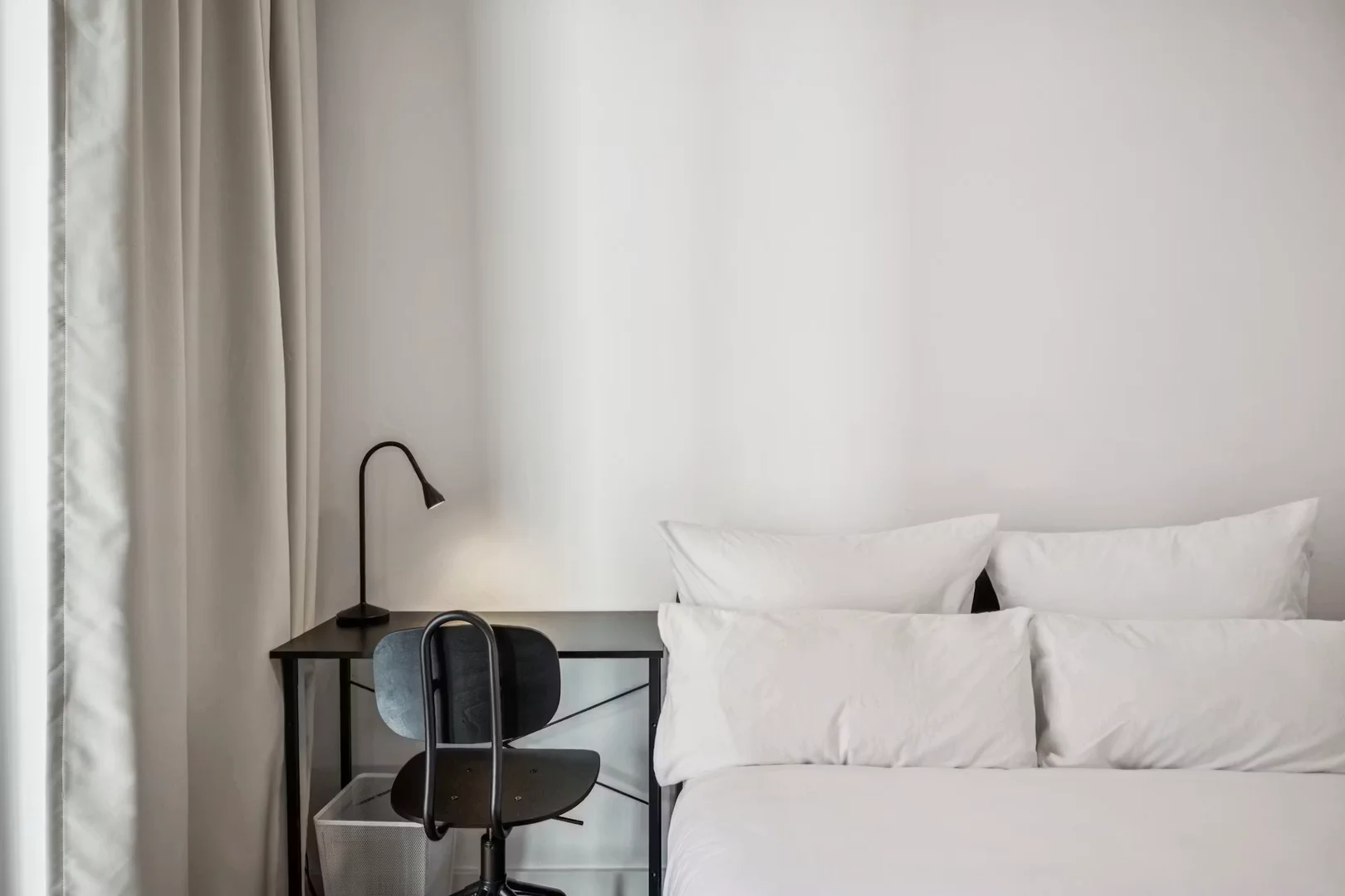 Quarto de estudante económico com localização conveniente em 