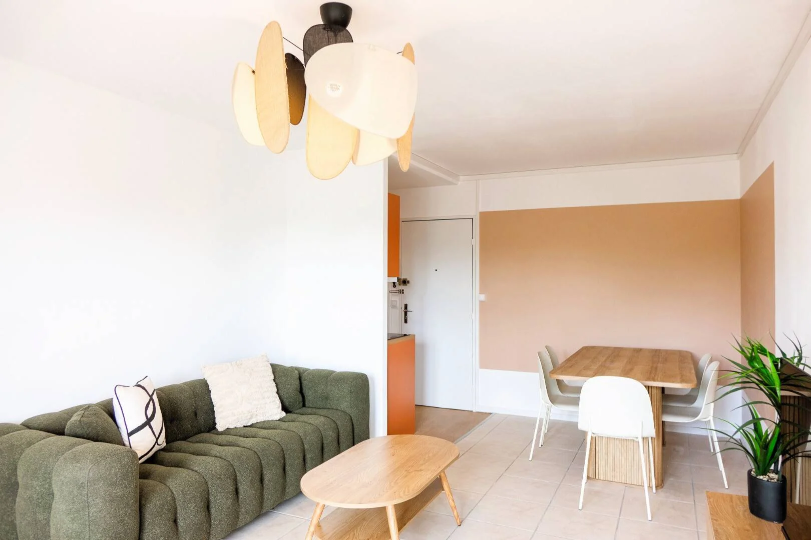 Quarto de estudante económico com localização conveniente em 