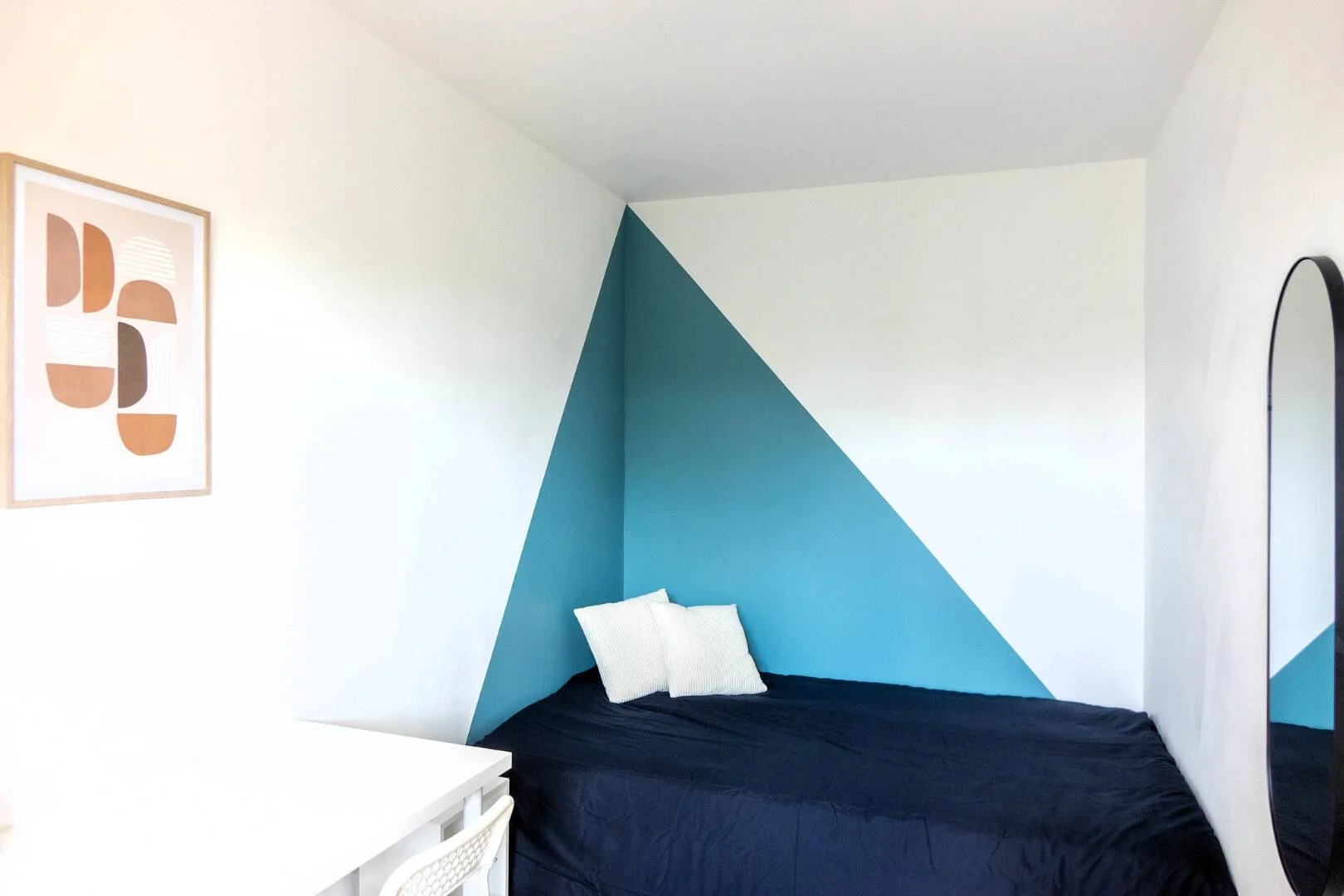 Quarto de estudante económico com localização conveniente em 