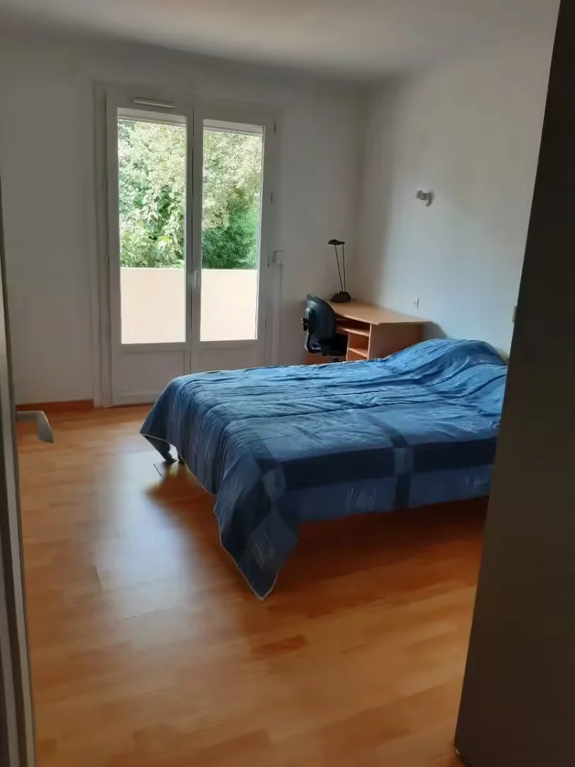 Funktionelles Studentenzimmer perfekt zum Studieren in 
