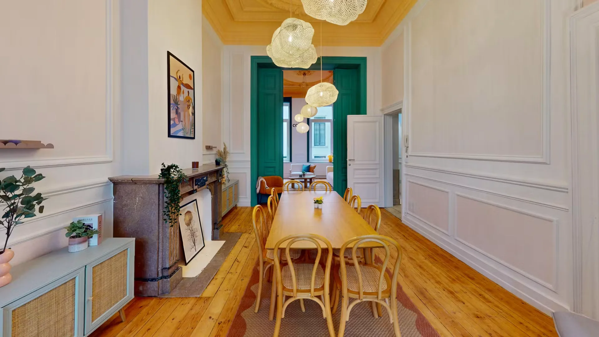 Chambre d'étudiant à  avec espace d'étude et installations communes