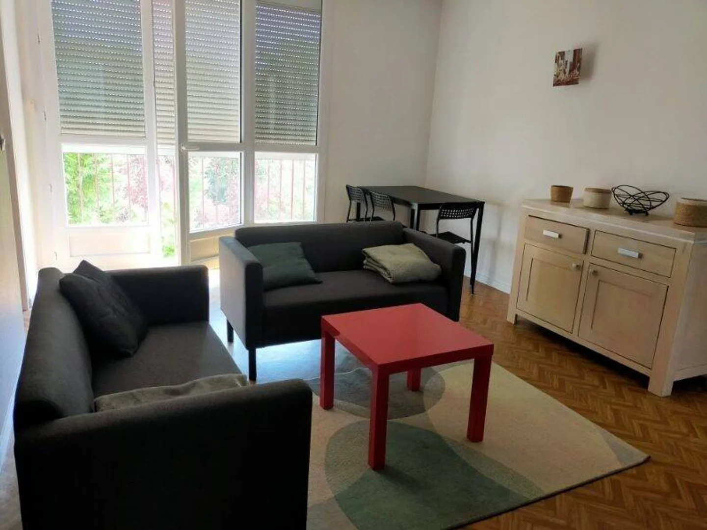 Zimmer in Studentenwohnung in  zu vermieten, voll möbliert