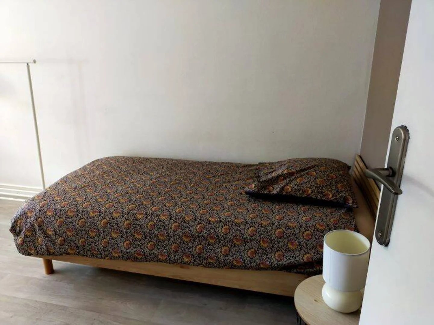 Helles und luftiges Studentenzimmer mit einfachem Zugang zur Universität in 