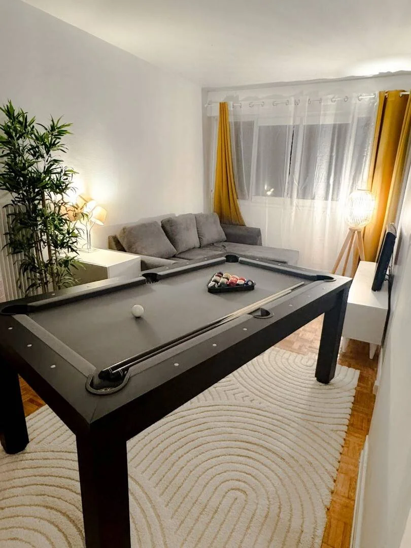 Quarto de estudante económico com localização conveniente em 