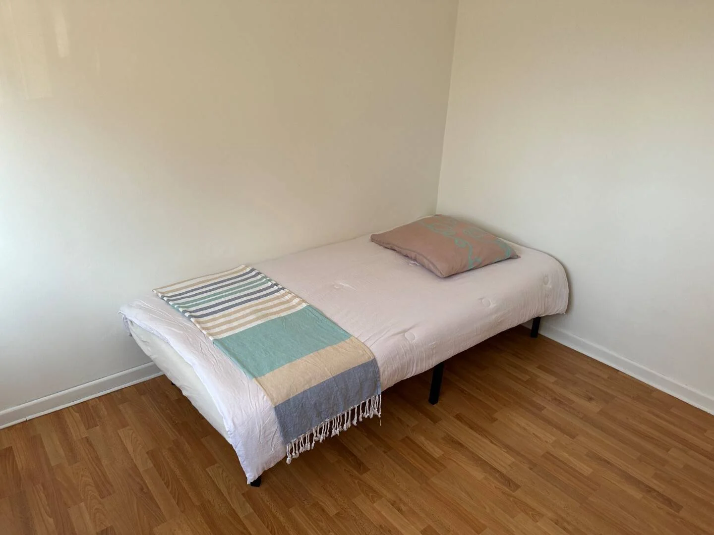 Habitación en apartamento estudiantil en alquiler en , completamente amueblado