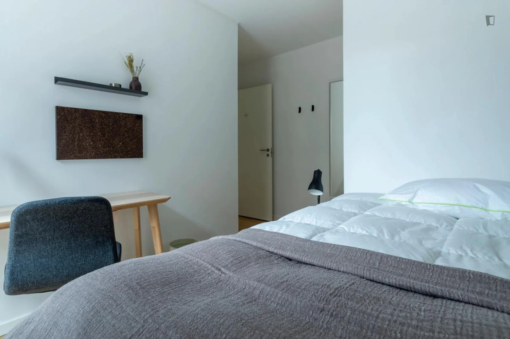 Habitación asequible para estudiantes con buena iluminación en 