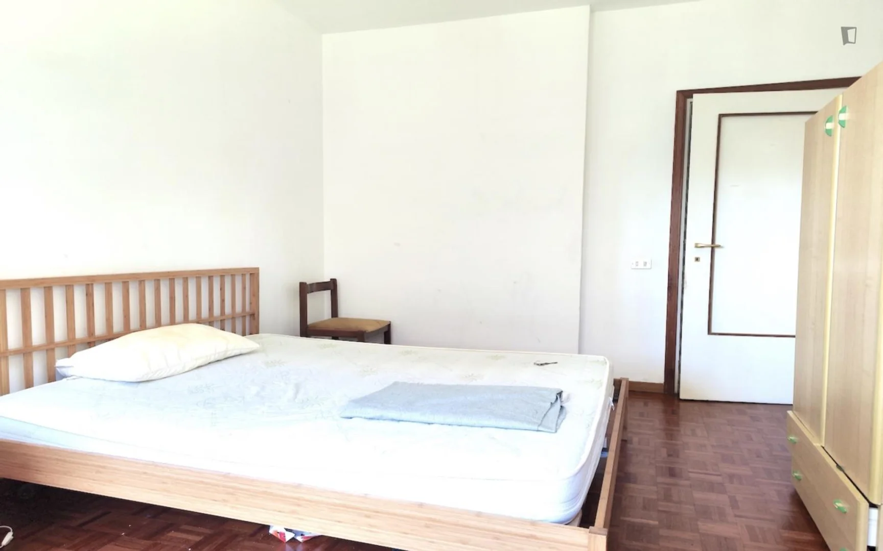Habitación en apartamento estudiantil en alquiler en , completamente amueblado