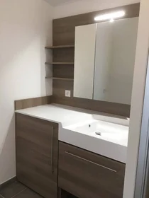 Private room in residence at Valence, 26000, image 4 of 18