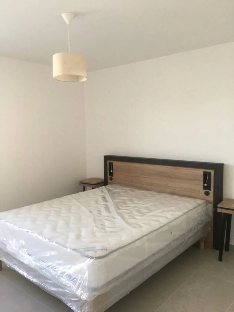 Bright and airy student room with easy university access in 