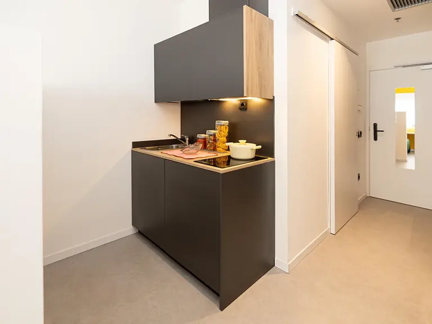 Komfortables und geräumiges Studentenzimmer in 