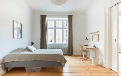 {area} de çift kişilik yataklı kiralık oda