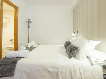 Apartamento inteiro em Cuesta Carmelitas Descalzas 5, imagem 17 de 24
