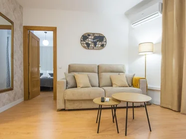 Apartamento inteiro em Cuesta Carmelitas Descalzas 5, imagem 4 de 24