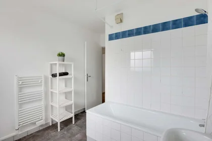 Stanza privata in 9 Rue de l'Abreuvoir, 92400 Courbevoie, France, immagine 13 di 14