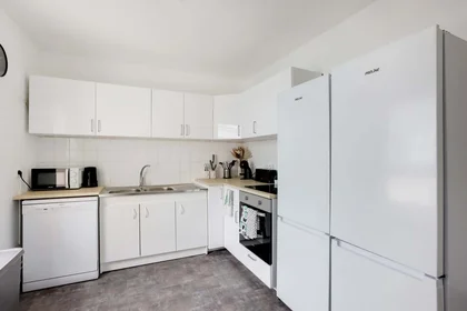 Stanza privata in 9 Rue de l'Abreuvoir, 92400 Courbevoie, France, immagine 6 di 14