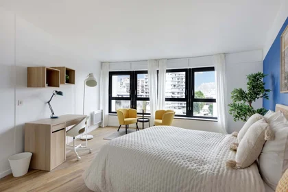 Stanza privata in 9 Rue de l'Abreuvoir, 92400 Courbevoie, France, immagine 2 di 15