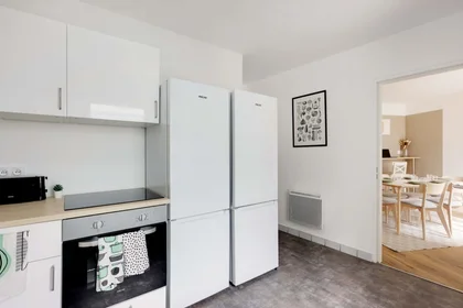 Stanza privata in 9 Rue de l'Abreuvoir, 92400 Courbevoie, France, immagine 11 di 15